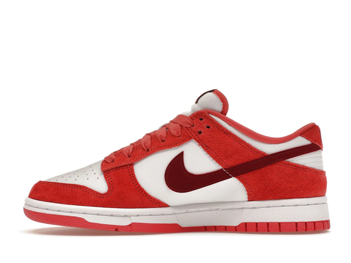 784604 Nike Dunk Low Valentine's Day (2024) (Women's)