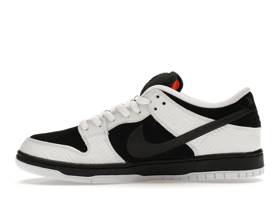 669208 Nike SB Dunk Low TIGHTBOOTH