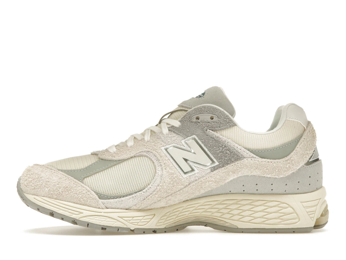 786747 New Balance 2002R Linen