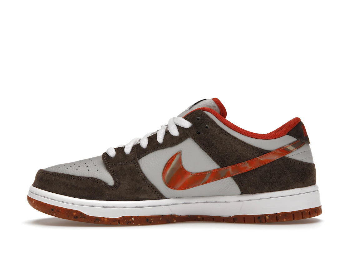 346027 Nike SB Dunk Low Crushed D.C.