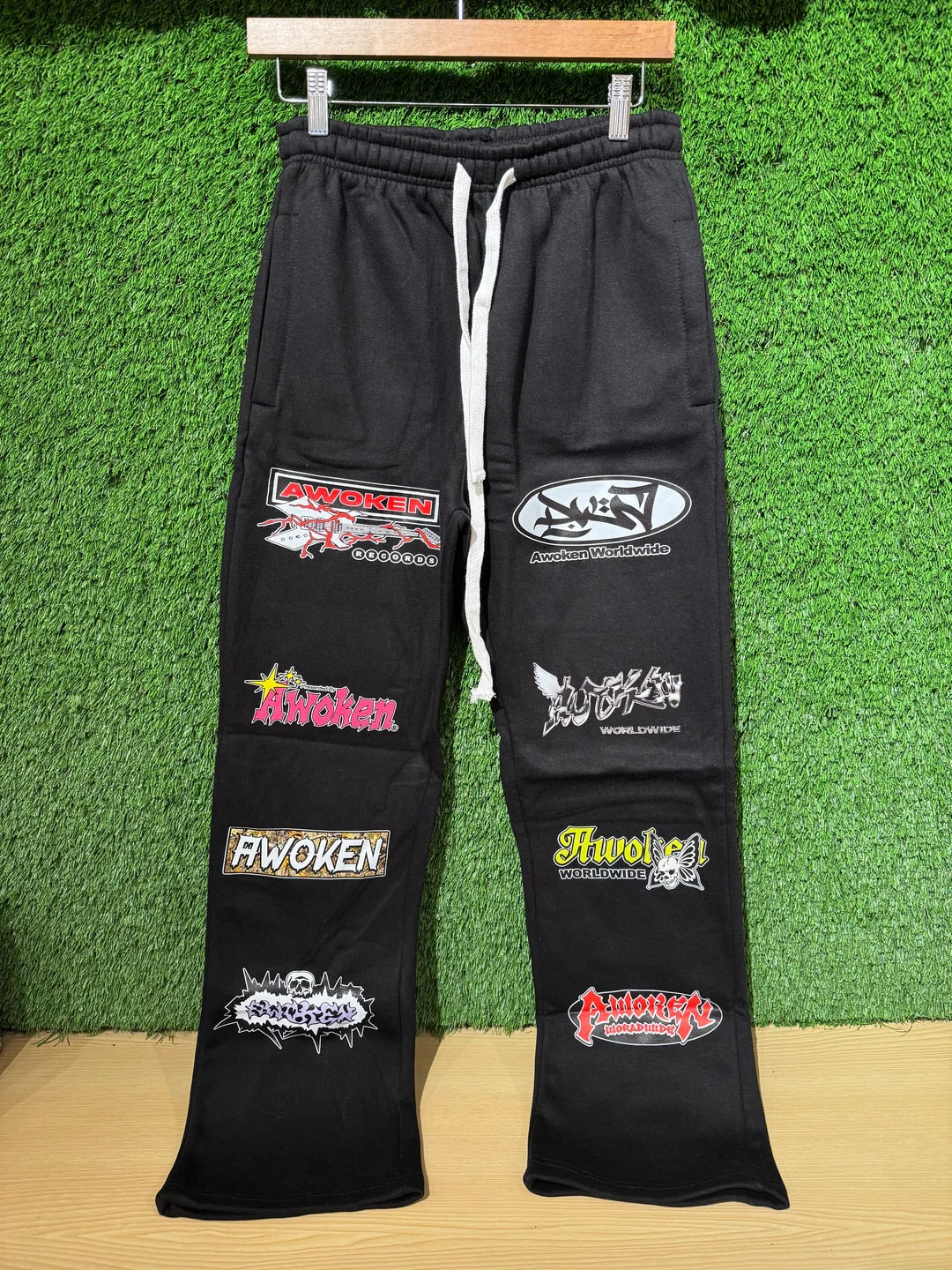 [776139] Awoken Dreams Worldwide Sweatpants