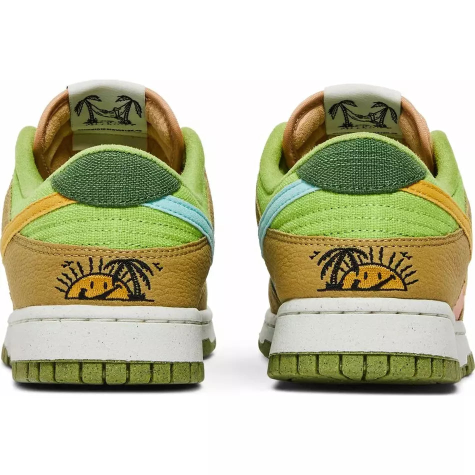 482397 Dunk Low 'Sun Club - Arctic Orange Sanded Gold'