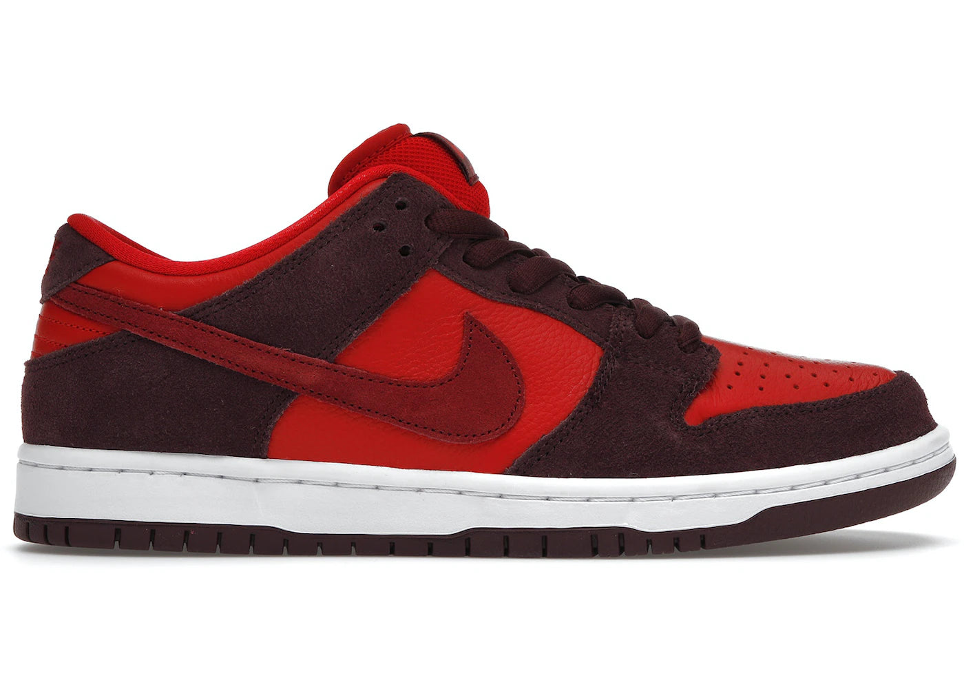 SP13328 Nike SB Dunk Low Cherry