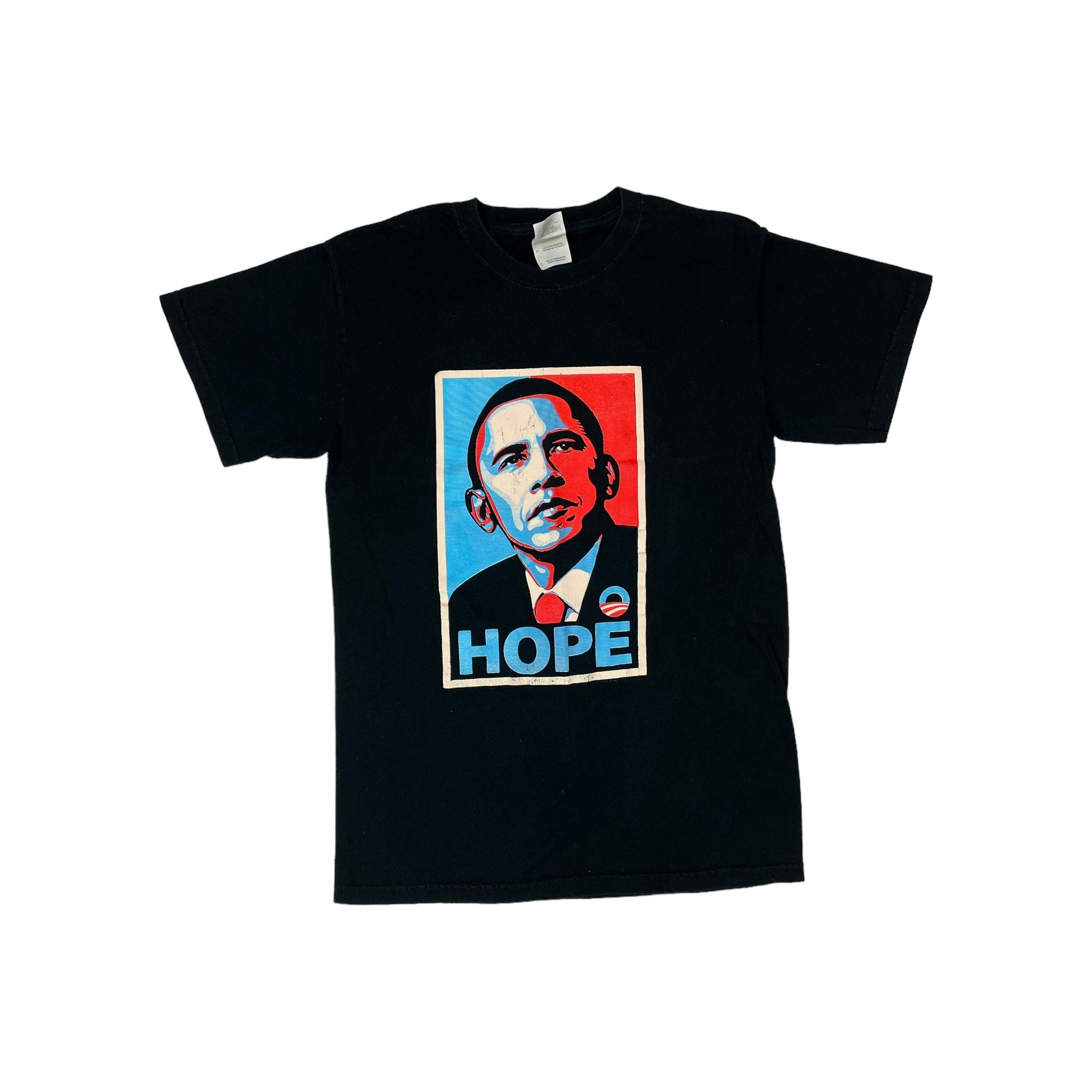 268206 (2008) Barack Obama 'Hope' Presidential Campaign T-Shirt
