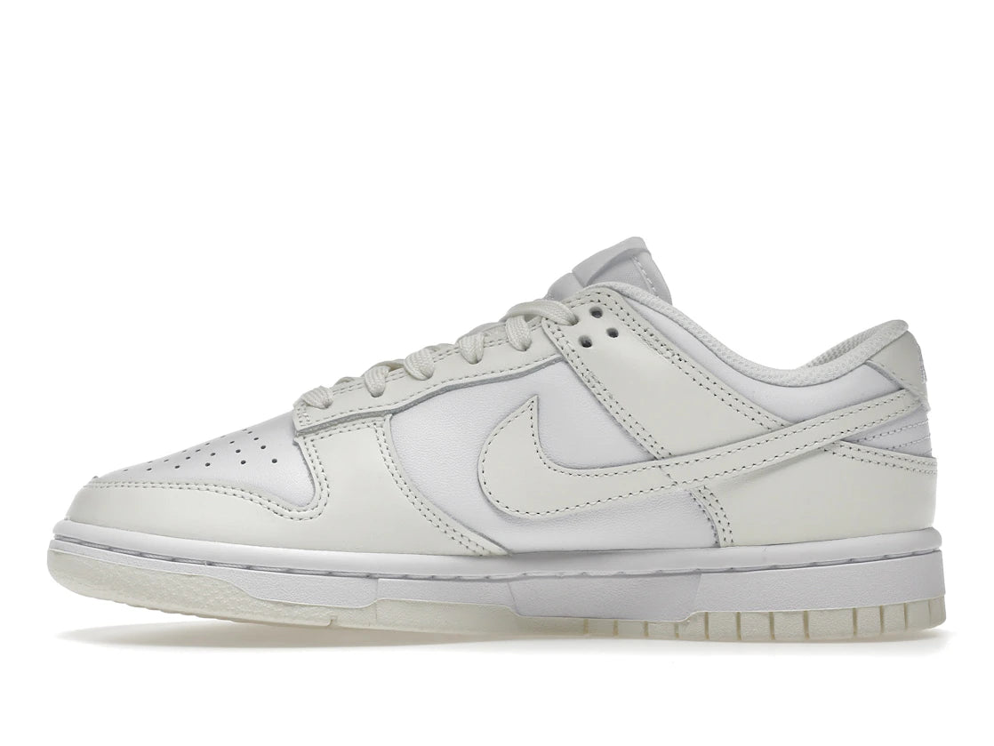 588944 Wmns Dunk Low 'White Sail'