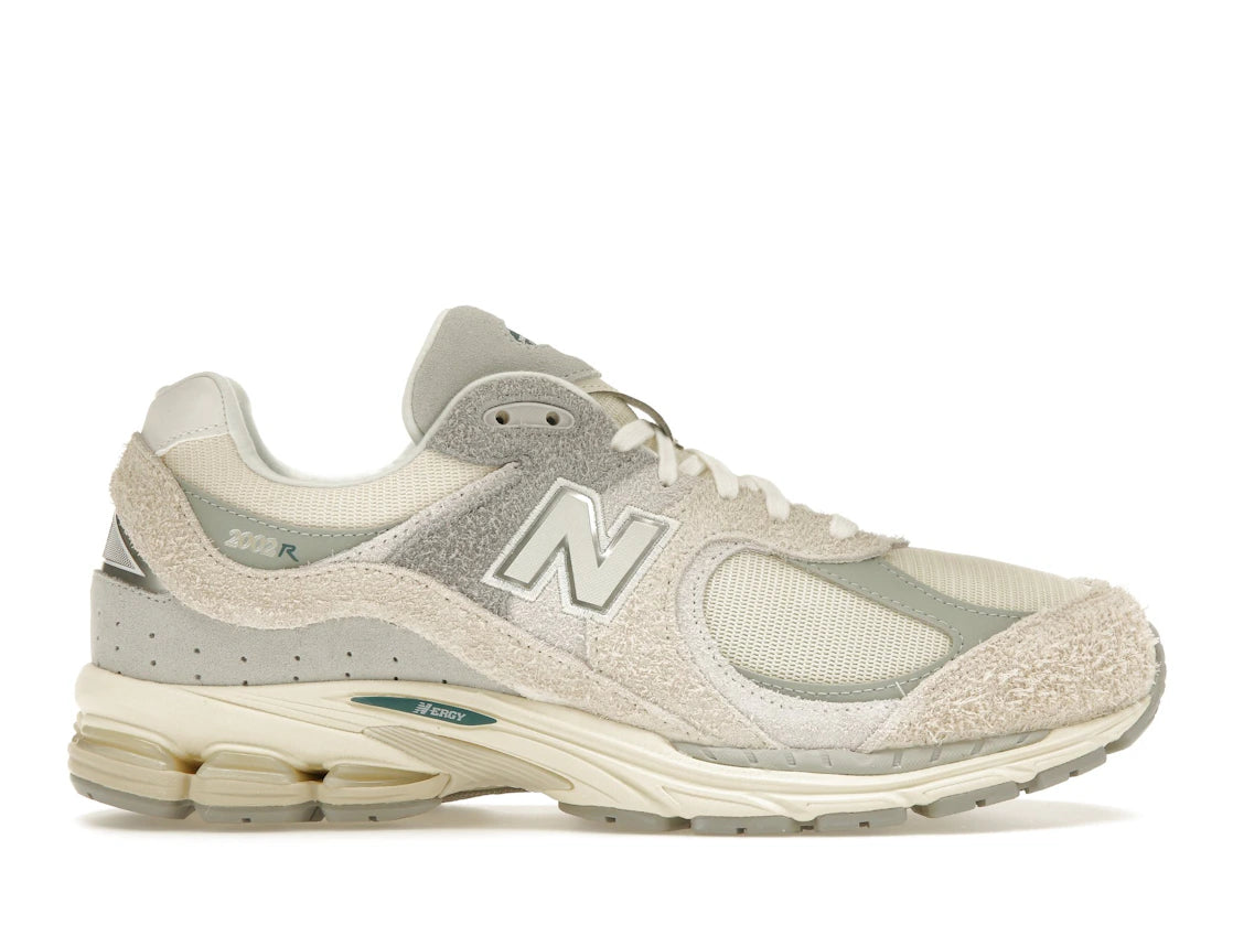 786747 New Balance 2002R Linen