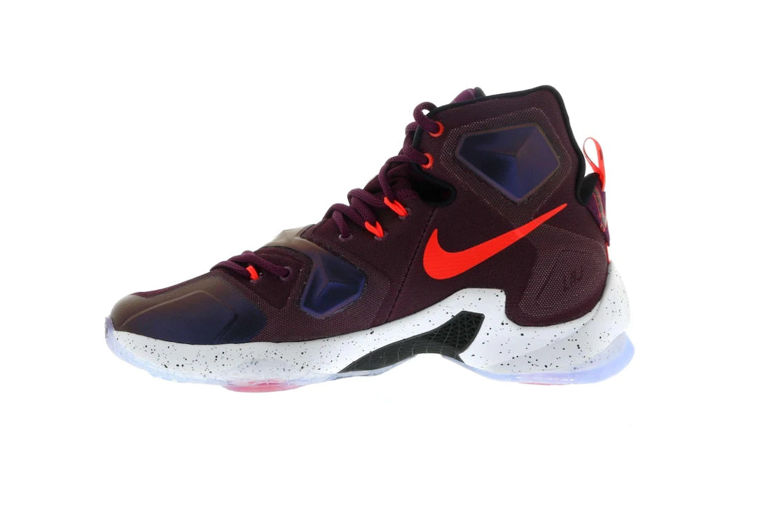 823512 Nike LeBron 13 Written In the Stars