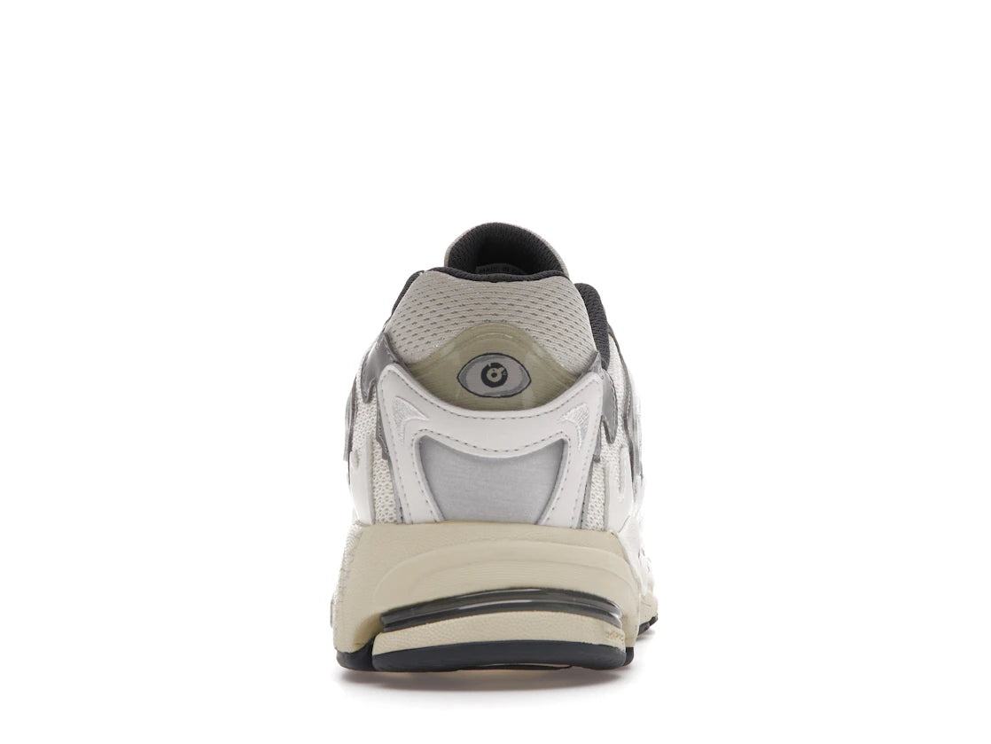 630182 Bad Bunny x Response CL 'Cream White'