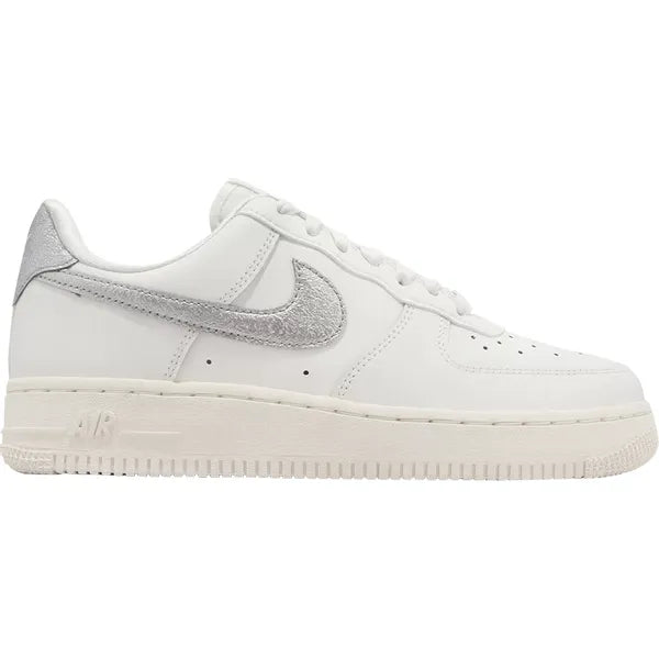 Wmns Air Force 1 '07 Essential 'Silver Swoosh'