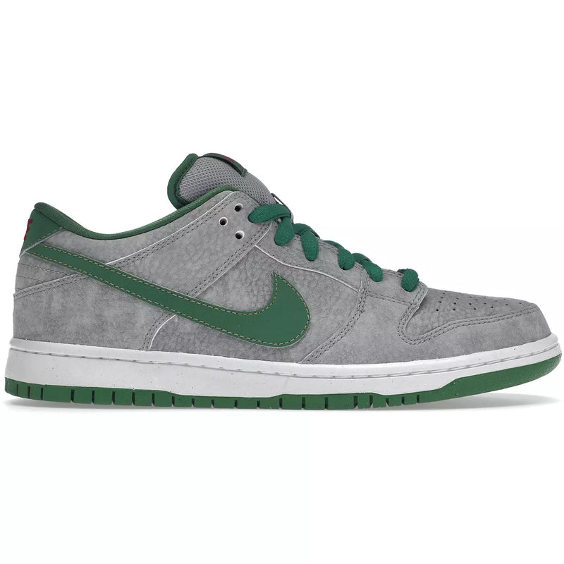 Nike SB Dunk Low Medusa